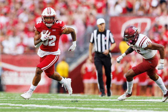 Fourth string running back Julius Davis breaking away on a 33-yard run against New Mexico State.